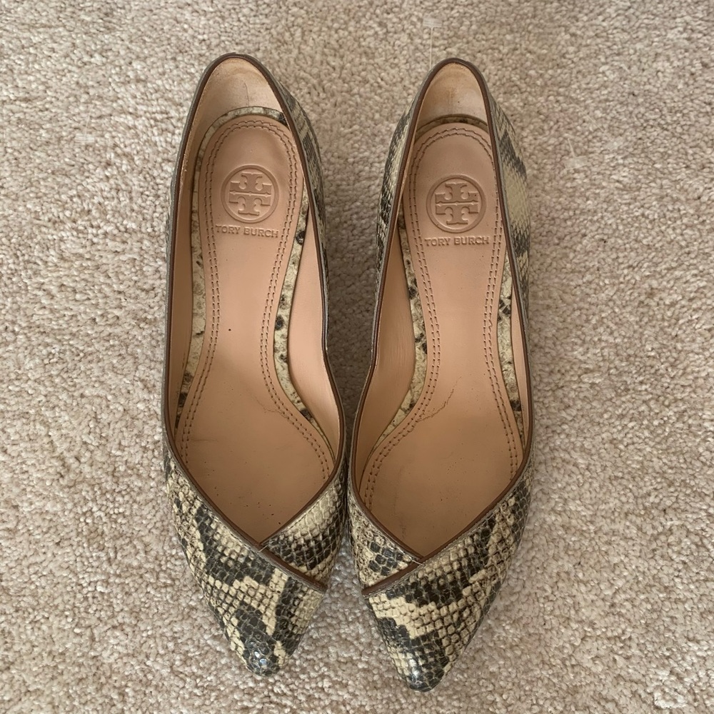 Tory Burch SnakeSkin pointed Toe Flats Size 5.5